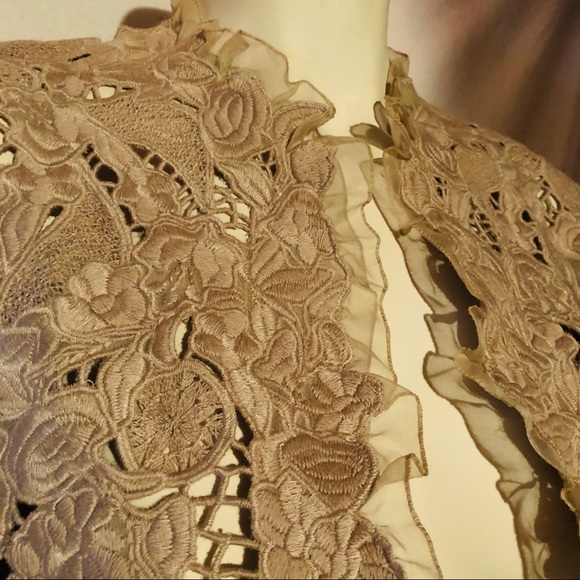 Elie Tahari Lace Jacket. Size M. Ruffle detail on front and sleeves. - Picture 2 of 10